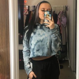 trippy blue cropped hoodie